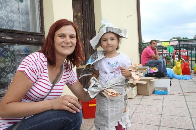 Wspólna zabawa rodziców i dzieci (zdjęcia)