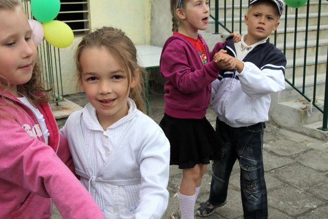 Wspólna zabawa rodziców i dzieci (zdjęcia)