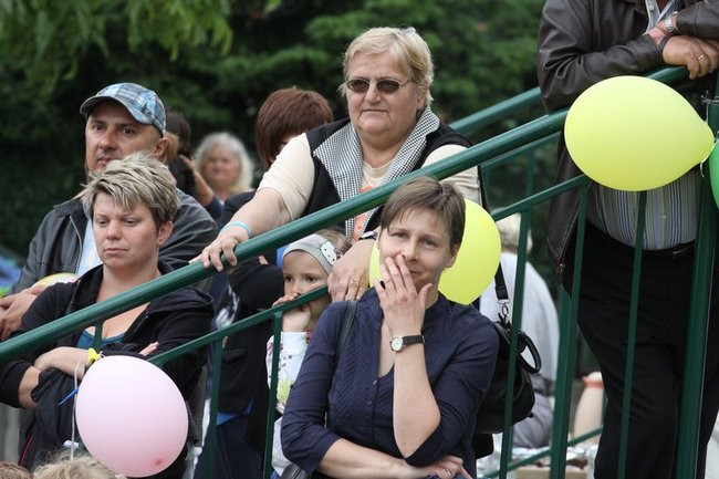 Wspólna zabawa rodziców i dzieci (zdjęcia)