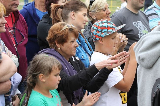 Wspólna zabawa rodziców i dzieci (zdjęcia)