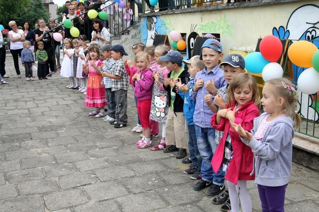 Wspólna zabawa rodziców i dzieci (zdjęcia)