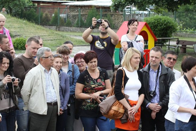 Wspólna zabawa rodziców i dzieci (zdjęcia)