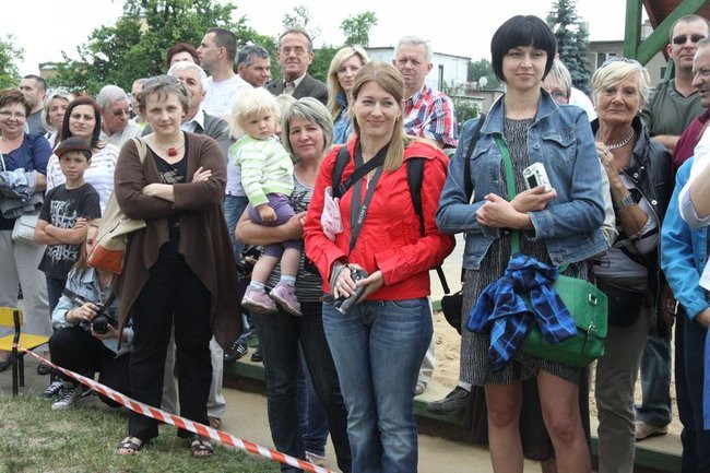 Wspólna zabawa rodziców i dzieci (zdjęcia)