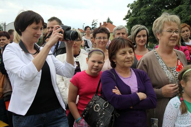 Wspólna zabawa rodziców i dzieci (zdjęcia)