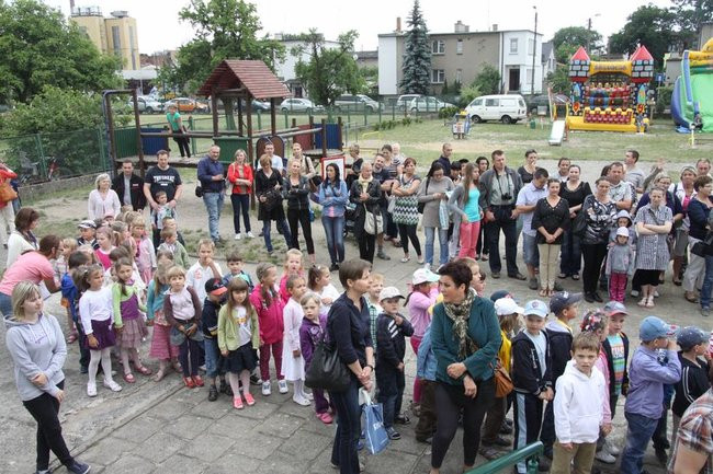 Wspólna zabawa rodziców i dzieci (zdjęcia)