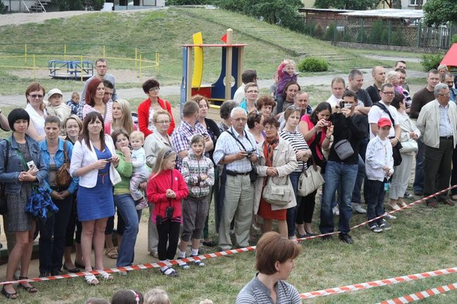 Wspólna zabawa rodziców i dzieci (zdjęcia)