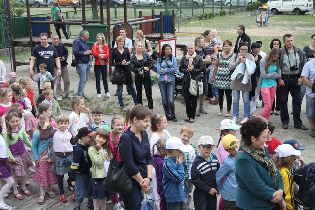 Wspólna zabawa rodziców i dzieci (zdjęcia)