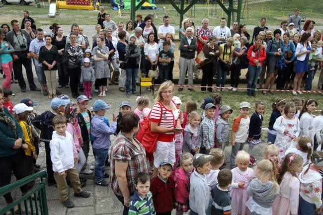 Wspólna zabawa rodziców i dzieci (zdjęcia)