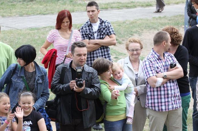 Wspólna zabawa rodziców i dzieci (zdjęcia)