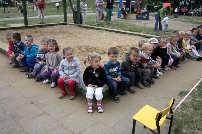 Wspólna zabawa rodziców i dzieci (zdjęcia)