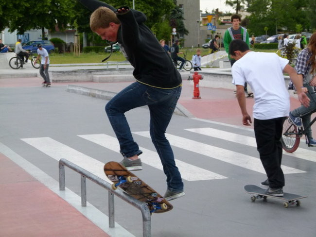 Zabawy na Skateplazie (zdjęcia)