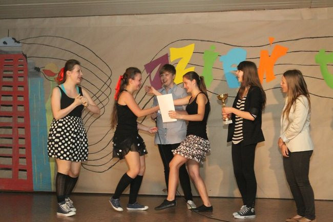 Dzień Tańca w  LO nr 2 (zdjęcia)