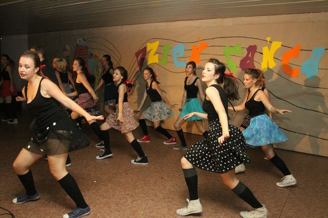 Dzień Tańca w  LO nr 2 (zdjęcia)