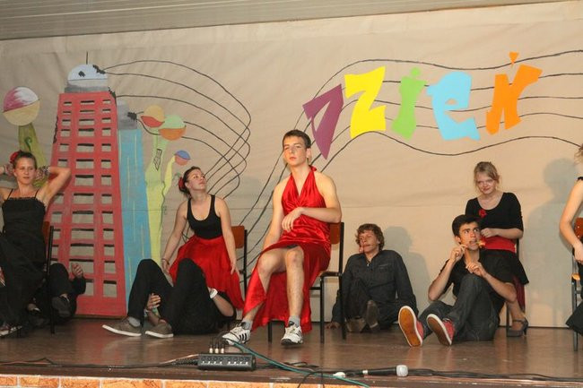 Dzień Tańca w  LO nr 2 (zdjęcia)