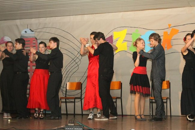 Dzień Tańca w  LO nr 2 (zdjęcia)