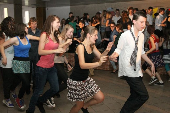 Dzień Tańca w  LO nr 2 (zdjęcia)