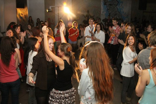 Dzień Tańca w  LO nr 2 (zdjęcia)