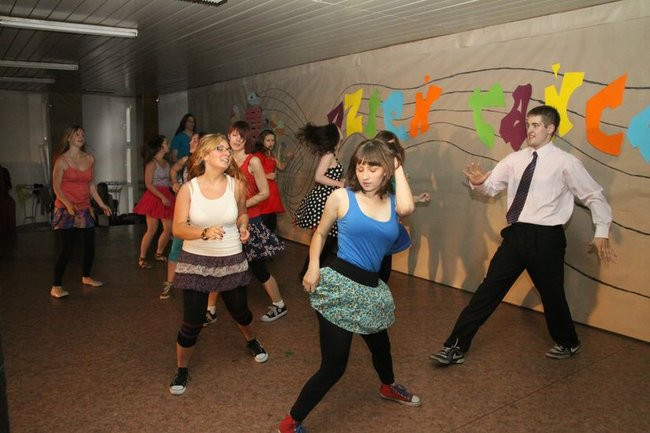 Dzień Tańca w  LO nr 2 (zdjęcia)