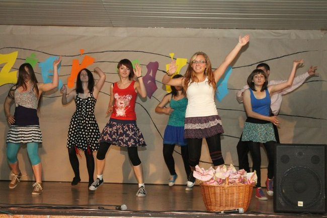 Dzień Tańca w  LO nr 2 (zdjęcia)