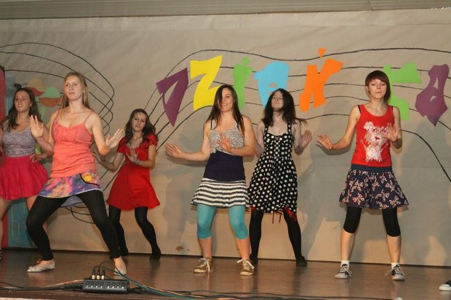 Dzień Tańca w  LO nr 2 (zdjęcia)