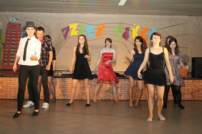 Dzień Tańca w  LO nr 2 (zdjęcia)