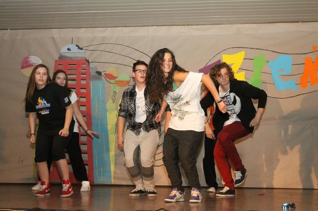 Dzień Tańca w  LO nr 2 (zdjęcia)