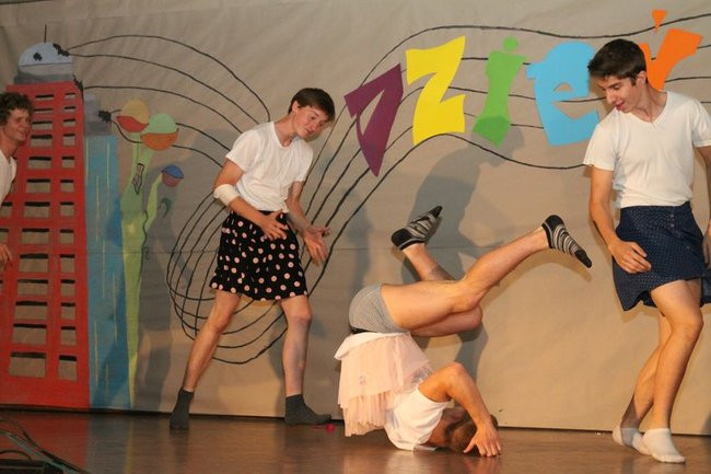 Dzień Tańca w  LO nr 2 (zdjęcia)