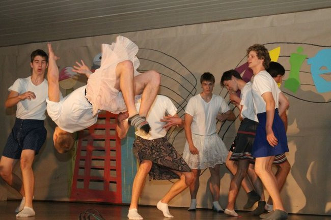 Dzień Tańca w  LO nr 2 (zdjęcia)