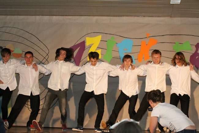 Dzień Tańca w  LO nr 2 (zdjęcia)