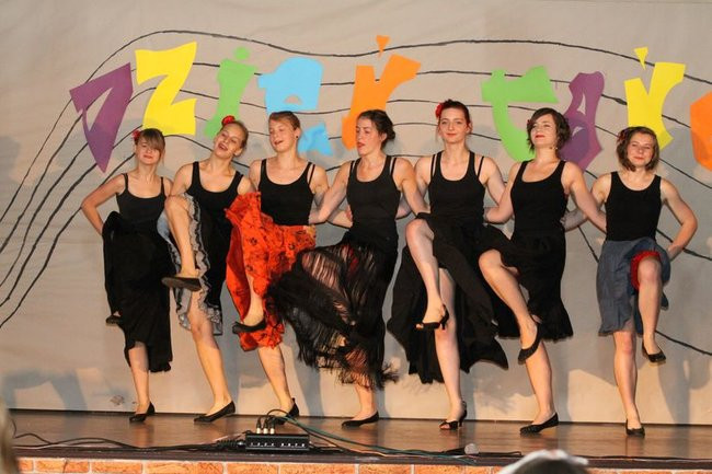 Dzień Tańca w  LO nr 2 (zdjęcia)