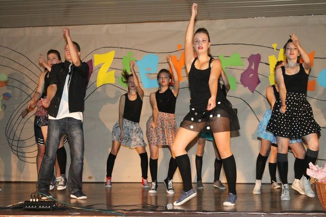 Dzień Tańca w  LO nr 2 (zdjęcia)