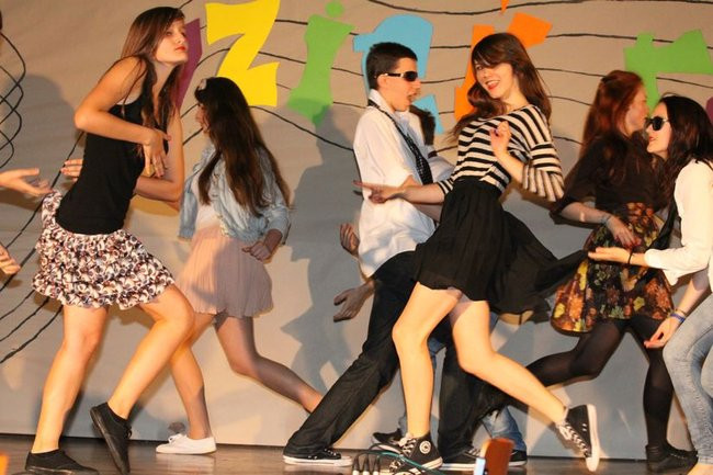 Dzień Tańca w  LO nr 2 (zdjęcia)