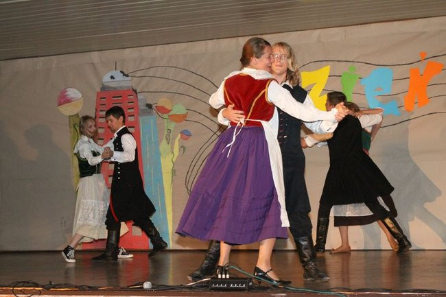 Dzień Tańca w  LO nr 2 (zdjęcia)