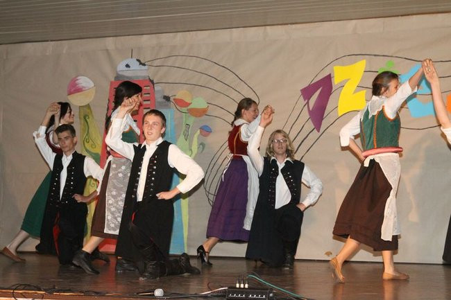 Dzień Tańca w  LO nr 2 (zdjęcia)