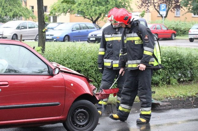 Dwie kolizje w tym samym miejscu (zdjęcia)
