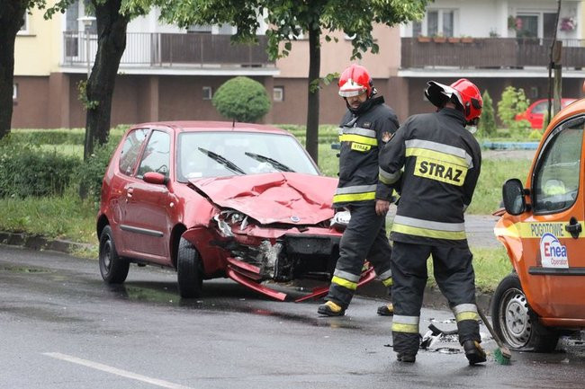 Dwie kolizje w tym samym miejscu (zdjęcia)