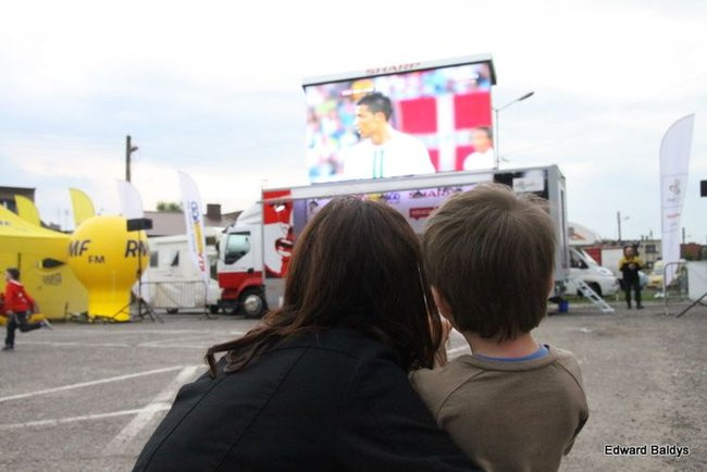 Pustki w Strefie Kibica (zdjęcia)