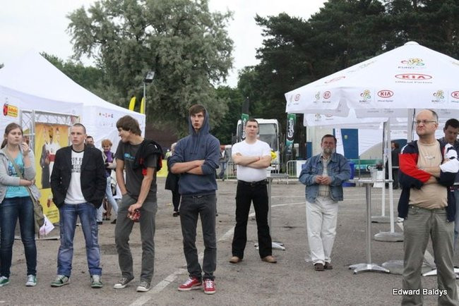 Pustki w Strefie Kibica (zdjęcia)