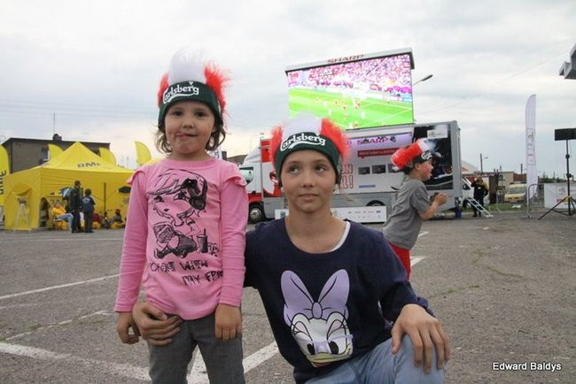 Pustki w Strefie Kibica (zdjęcia)