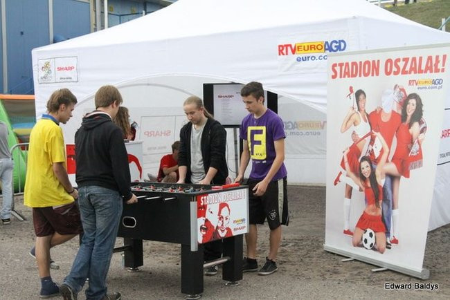 Pustki w Strefie Kibica (zdjęcia)