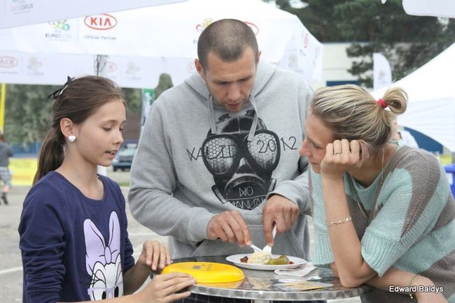 Pustki w Strefie Kibica (zdjęcia)