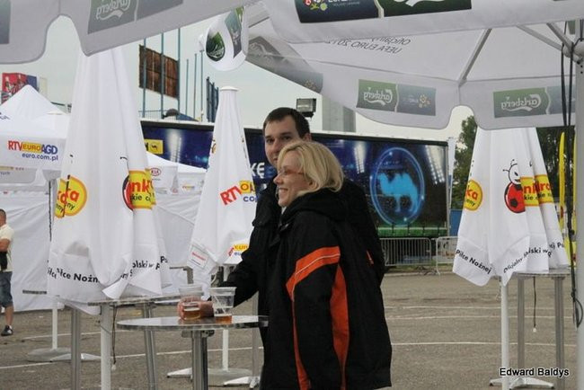 Pustki w Strefie Kibica (zdjęcia)