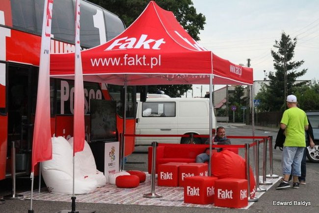 Pustki w Strefie Kibica (zdjęcia)