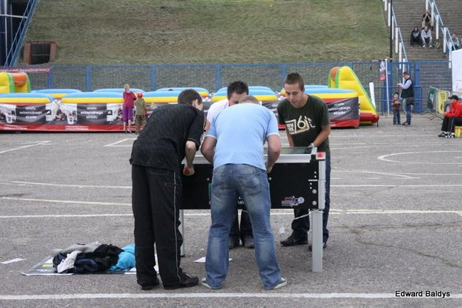 Pustki w Strefie Kibica (zdjęcia)