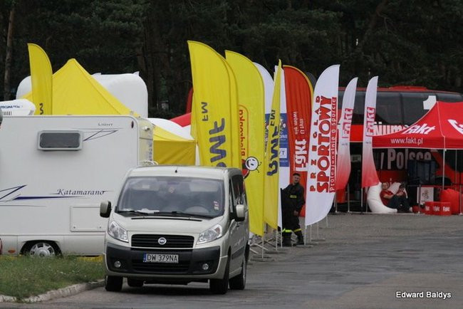 Pustki w Strefie Kibica (zdjęcia)