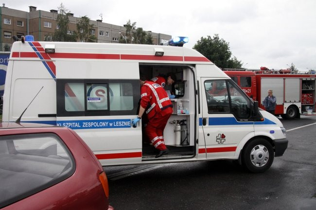 Volkswagen i ford uszkodzone po wypadku (zdjęcia)