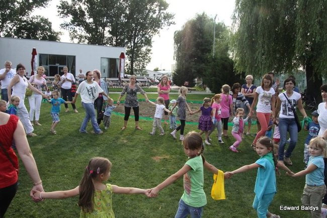 Przedszkolny festyn na Orliku (zdjęcia)