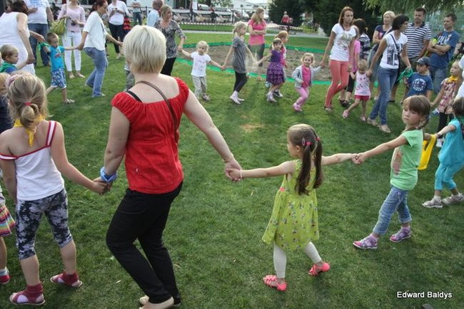 Przedszkolny festyn na Orliku (zdjęcia)