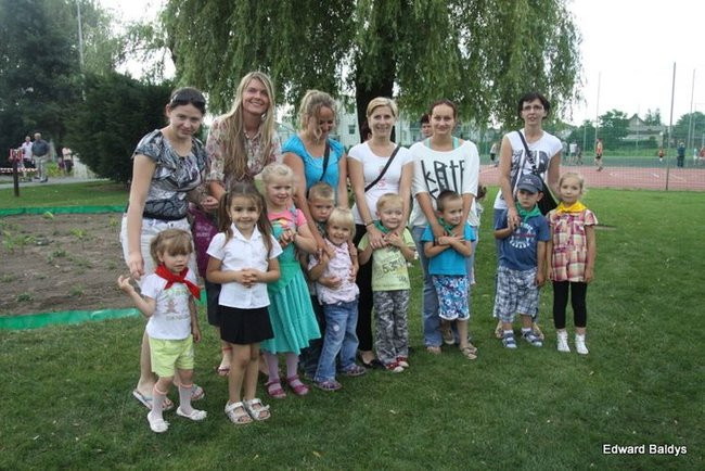 Przedszkolny festyn na Orliku (zdjęcia)