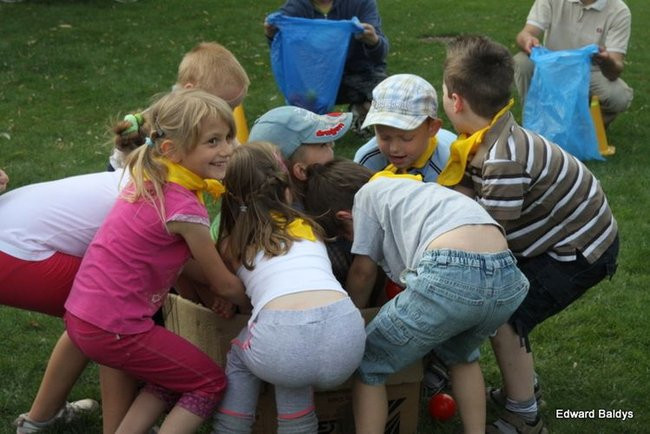 Przedszkolny festyn na Orliku (zdjęcia)